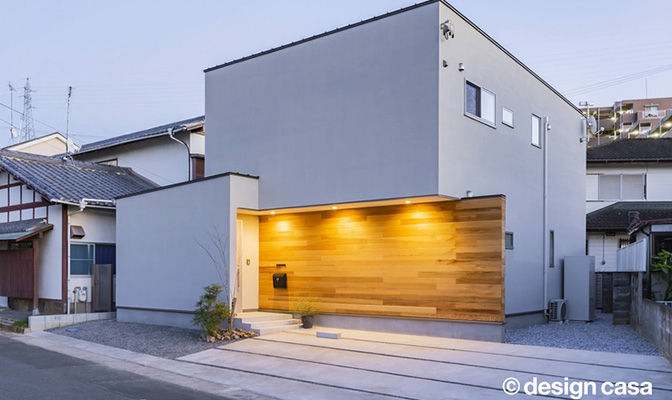住宅密集地でも明るく開放的なすまい