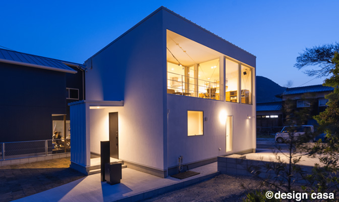 海が暮らしに寄り添う家