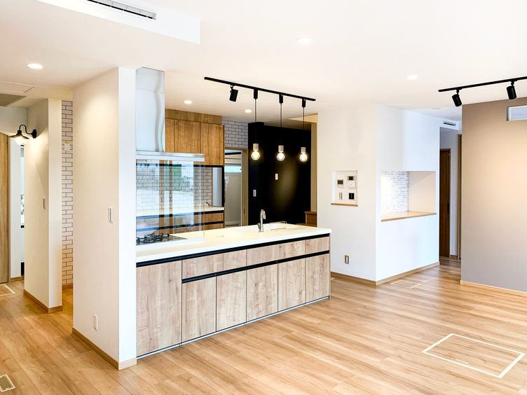 センターキッチンがステキな家